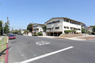 4601 W 1st St in Los Angeles, CA - Building Photo - Building Photo