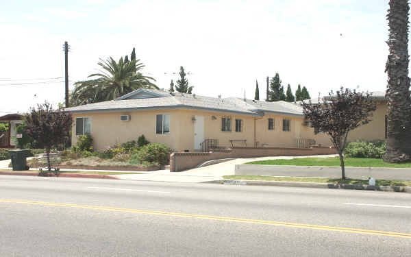 407 N New Ave in Monterey Park, CA - Building Photo