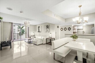 520 SE 5th Ave, Unit 2402 in Fort Lauderdale, FL - Building Photo - Building Photo