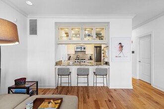 277 Grand St in Jersey City, NJ - Building Photo - Building Photo