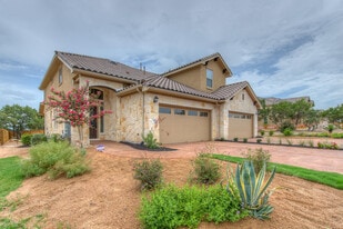 405 S Meadowlark St, Unit A in Lakeway, TX - Building Photo