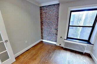325 E 5th St, Unit E4 in New York, NY - Building Photo - Building Photo