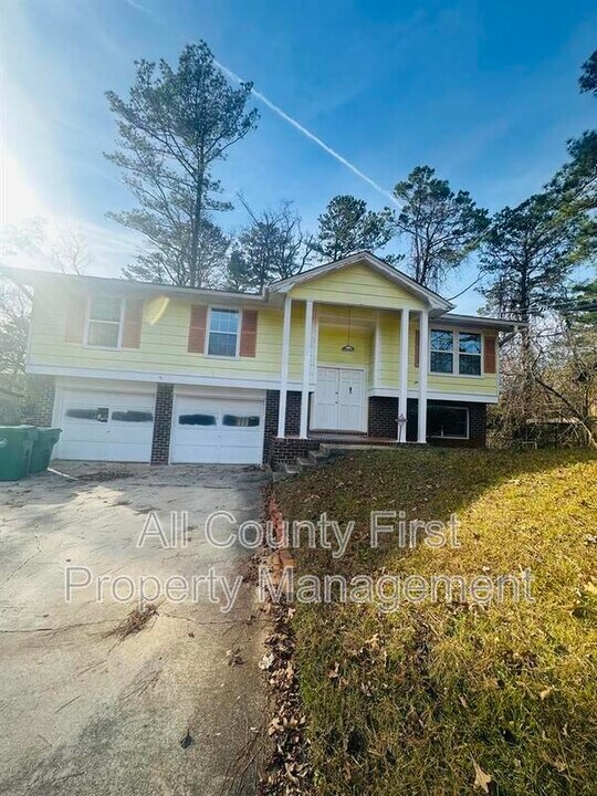 428 Rays Rd in Stone Mountain, GA - Building Photo