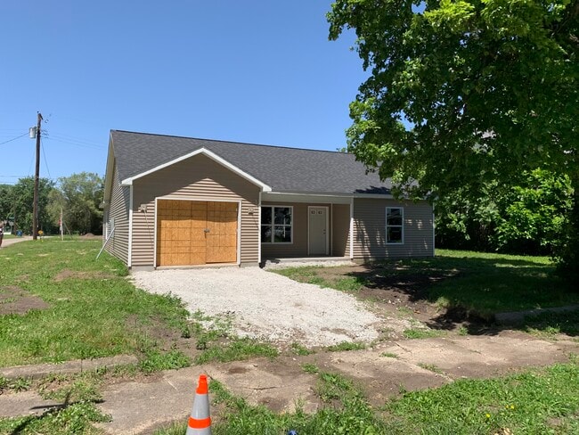 803 S 32nd St in Terre Haute, IN - Building Photo - Building Photo