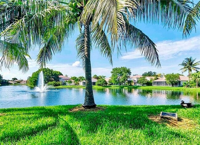 36 Gables Blvd in Weston, FL - Building Photo - Building Photo