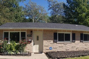 733 Union Dr in University Park, IL - Building Photo