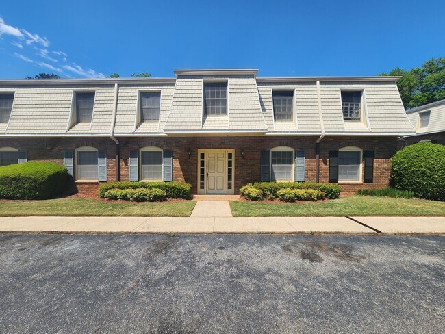 Royal Springs Apartments in Athens, GA - Building Photo - Building Photo