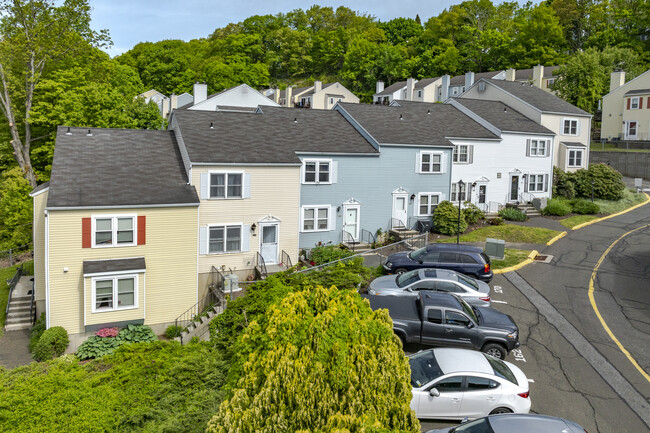 Westwood Village Condominiums in Danbury, CT - Building Photo - Building Photo