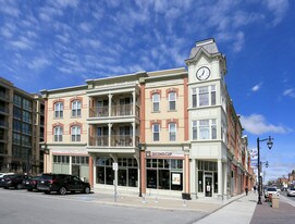 68 Main St in Markham, ON - Building Photo