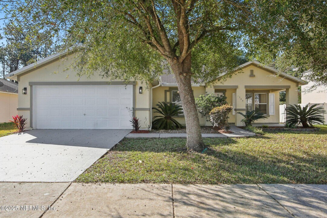 2346 Adams Lake Boulevard in Jacksonville, FL - Building Photo