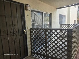 991 N Mollison Ave in El Cajon, CA - Building Photo