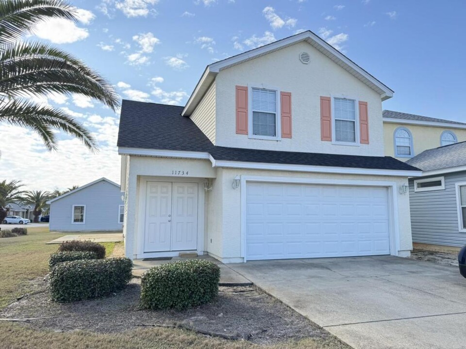 11734 Seashore Ln in Panama City Beach, FL - Building Photo