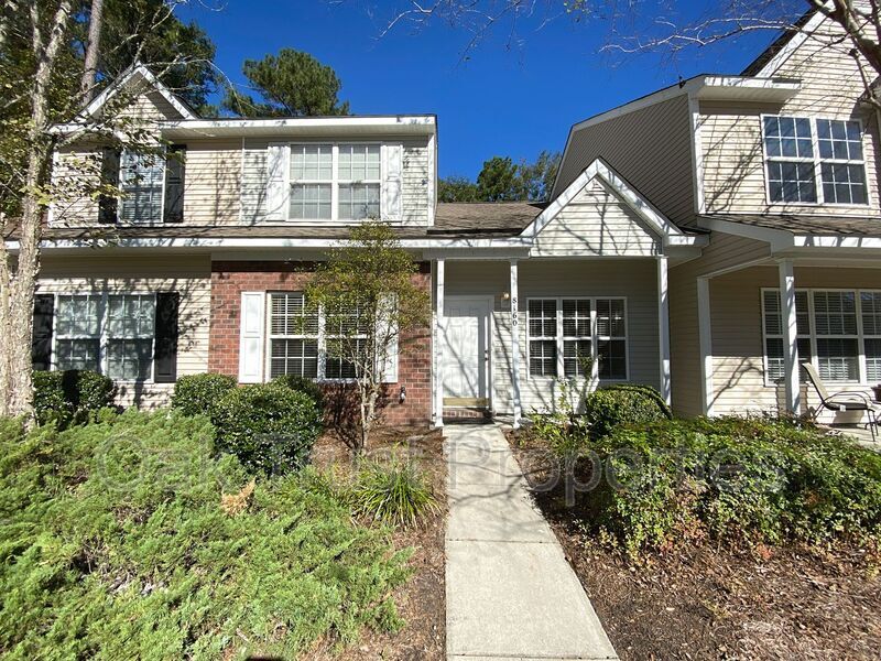 8160 Shadow Oak Dr in North Charleston, SC - Building Photo