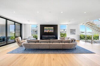 345 Dune Rd in Westhampton Beach, NY - Building Photo - Building Photo