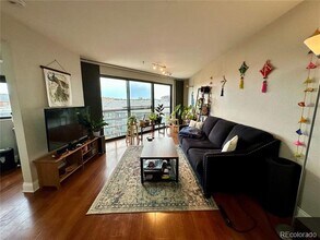 100 Park Ave W in Denver, CO - Foto de edificio - Building Photo