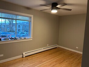 9608 N Greenwood Ave, Unit 1W in Des Plaines, IL - Building Photo - Building Photo