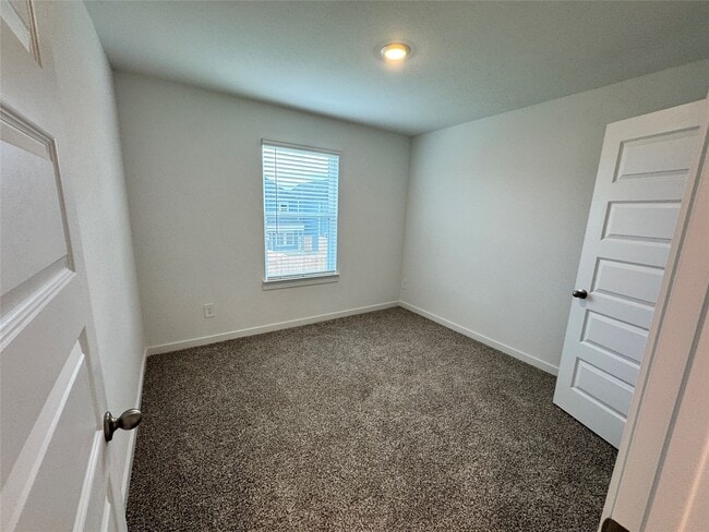 property at 2814 Lisburn Ter Ln