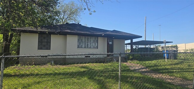 property at 230 W Louisiana Ave