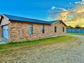 3322 Hidalgo Rd in Waxahachie, TX - Building Photo - Building Photo