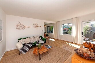 1964 Vista Del Mar Ave in Los Angeles, CA - Building Photo - Building Photo