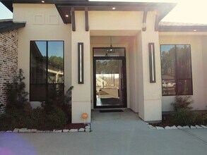 51 Rd 6613 in Dayton, TX - Building Photo - Building Photo