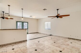 41 Hoke Edward Ct, Unit 3 in North Las Vegas, NV - Building Photo - Building Photo