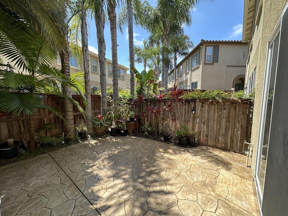 4089 Peninsula Dr in Carlsbad, CA - Building Photo