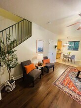 3010 Portola Way in Sacramento, CA - Building Photo - Building Photo