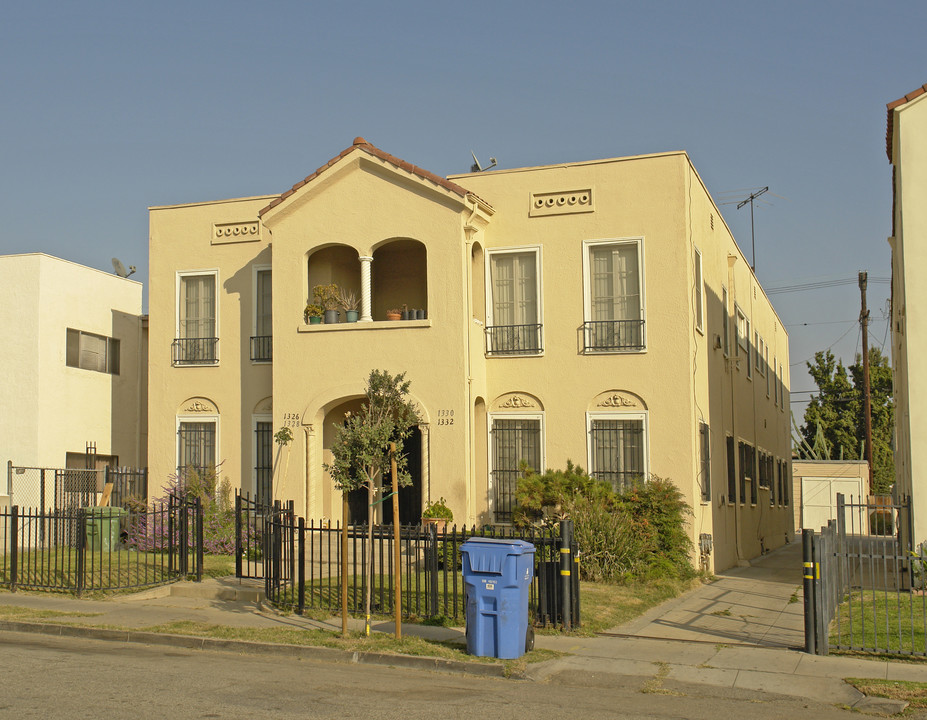 Quadruplex in Los Angeles, CA - Building Photo