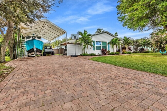 2931 SW 108th Way in Davie, FL - Foto de edificio - Building Photo