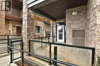 2375 Bronte Rd in Oakville, ON - Building Photo - Building Photo