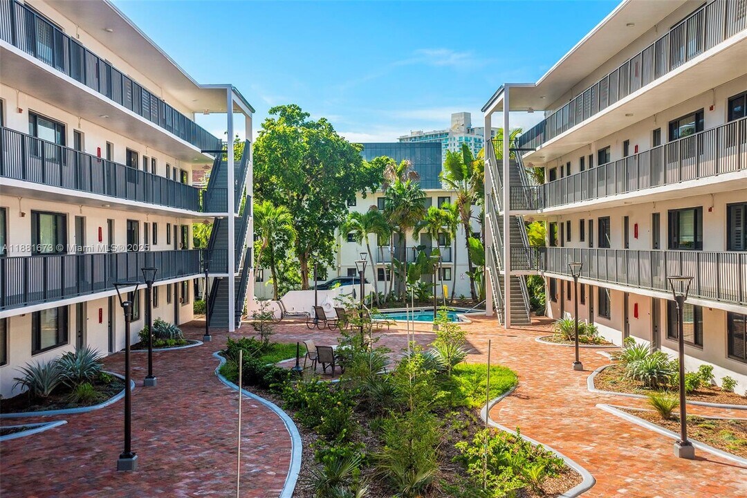2924 Day Ave in Miami, FL - Building Photo