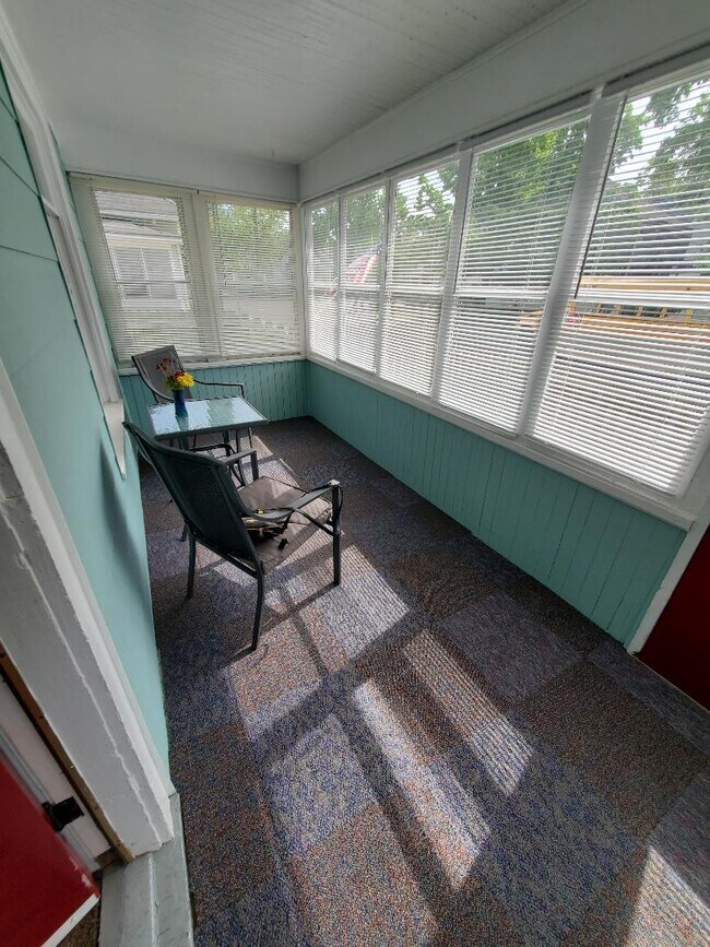 1417 Race St in Kalamazoo, MI - Building Photo - Building Photo