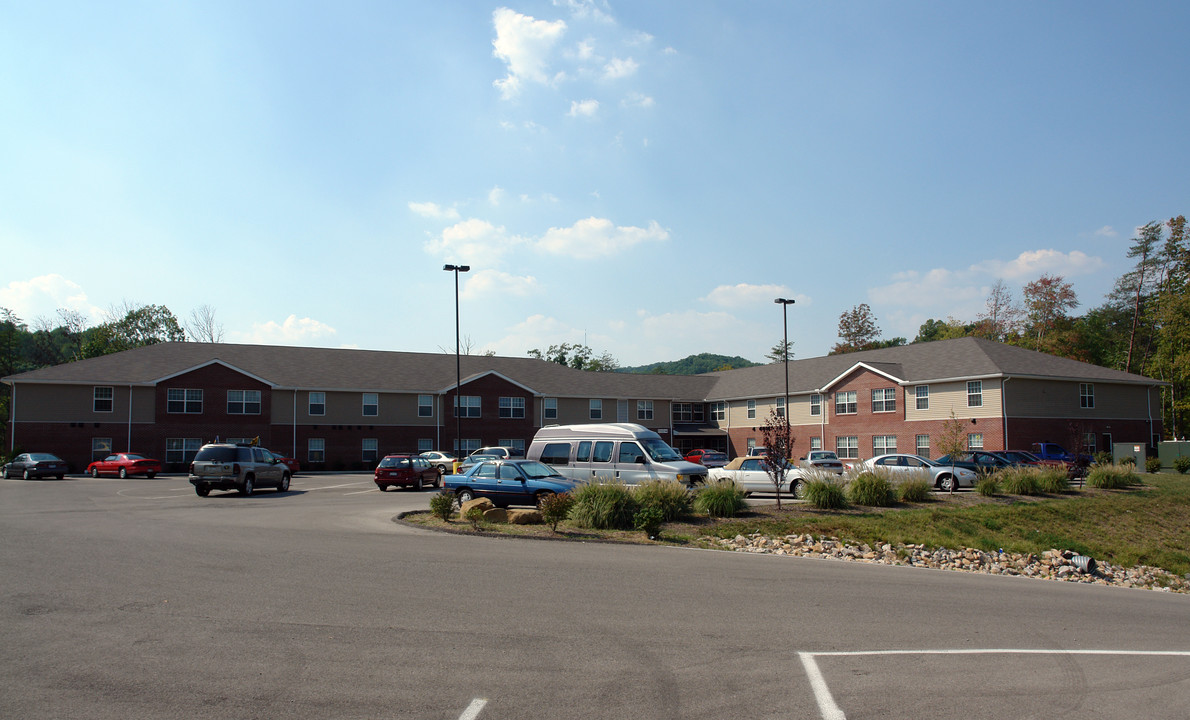 Knollview Village Apartments in St. Albans, WV - Foto de edificio