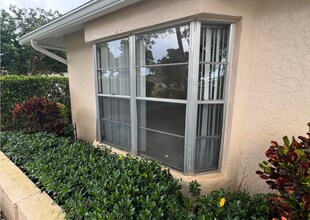 3633 Country Club Blvd, Unit 2 - Left Side in Cape Coral, FL - Building Photo - Building Photo