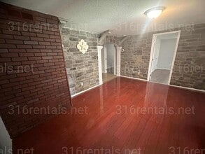 3352 N Park Pl in Wichita, KS - Building Photo - Building Photo