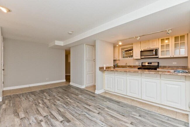 1427 W Winona St in Chicago, IL - Building Photo - Building Photo