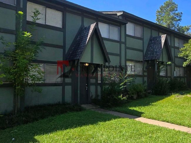 109 E Old Hwy 80 in White Oak, TX - Building Photo - Building Photo