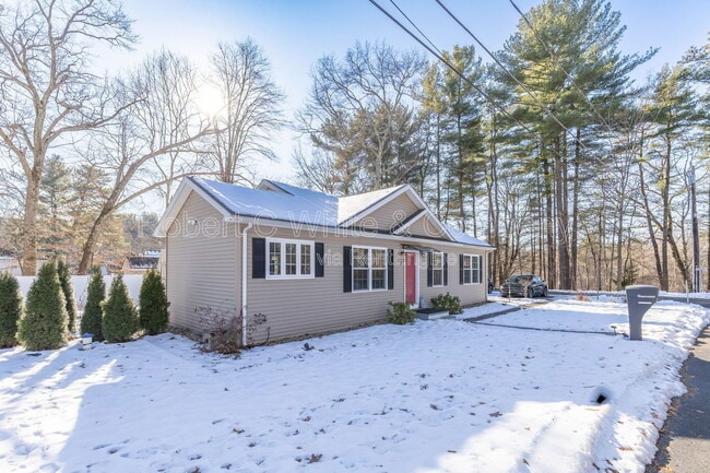 3 Granbrook Park Rd in East Granby, CT - Building Photo - Building Photo