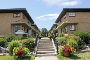 Townhomes at Two Creeks in Lakewood, CO - Building Photo