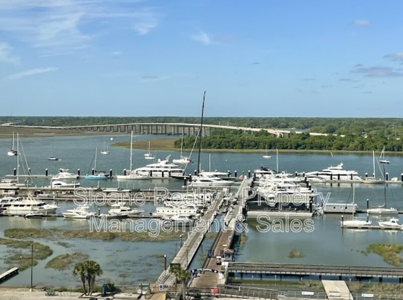 14 Lockwood Dr in Charleston, SC - Building Photo