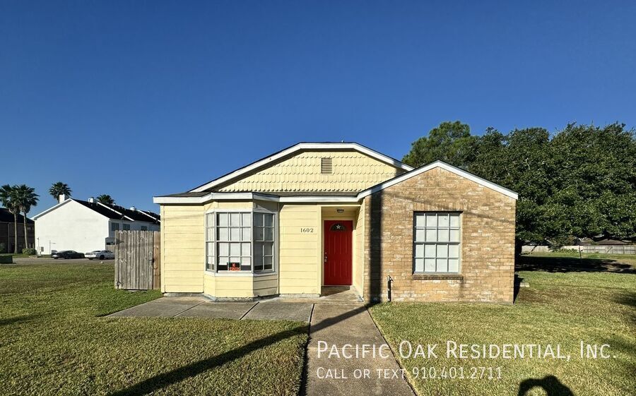 1602 Jana Ln in Pasadena, TX - Building Photo