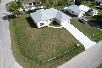 674 Stevenson Ave in Sebastian, FL - Building Photo - Building Photo