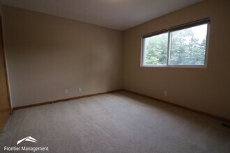 906-908 Kramer Ct in Junction City, KS - Building Photo - Building Photo