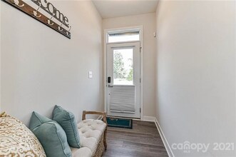 272 Parkwood Ave in Charlotte, NC - Building Photo - Building Photo