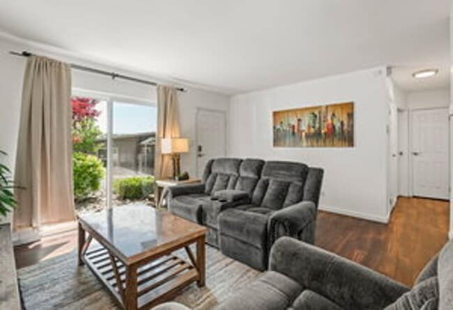 3905 Covington Way in Reno, NV - Building Photo - Building Photo