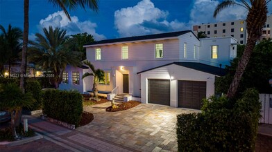 320 Polk St in Hollywood, FL - Foto de edificio - Building Photo