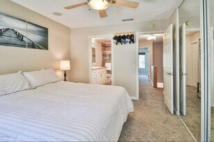 29 Via Colinas in Westlake Village, CA - Building Photo