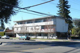 Hallmark Apartments in San Jose, CA - Building Photo - Building Photo