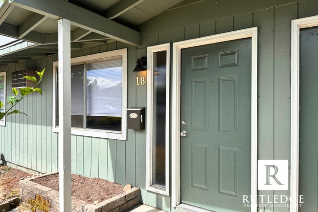 2250 Crater Lake Ave